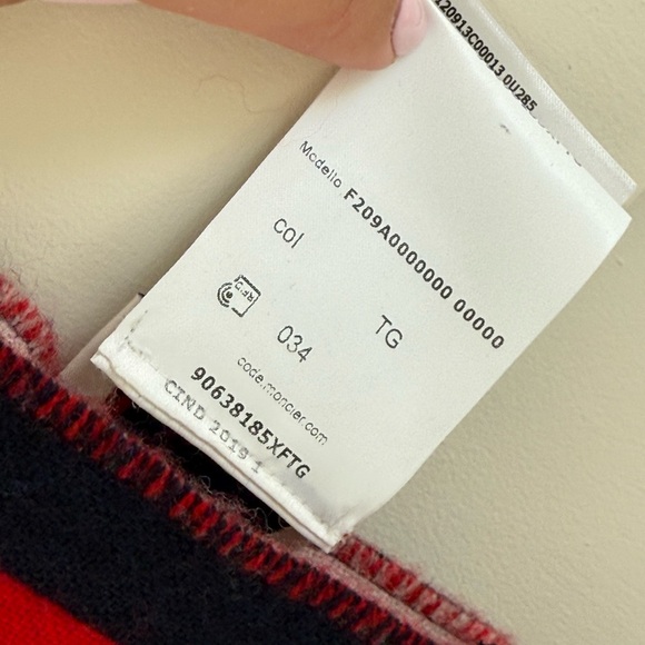 Moncler Red and Dark Blue Geometric Scarf - Picture 6 of 11